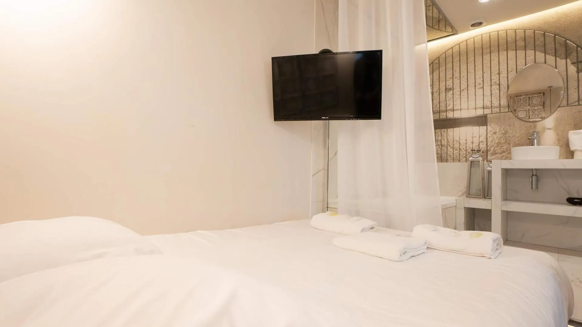 Studio Cosy Love Room - Paris 18 -2P - Flat-Guest 0*,  France